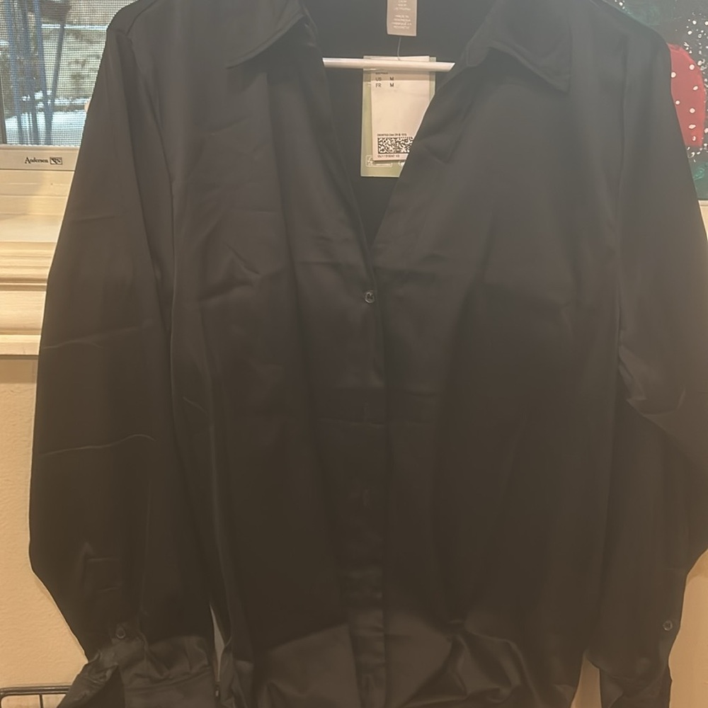Button down with v neck - Picture 4 of 10